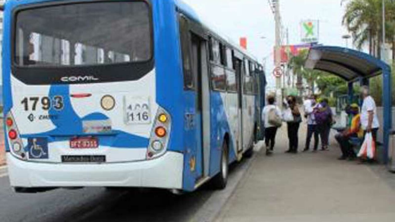 Transporte público tem pico antecipado nesta segunda-feira, 5 de